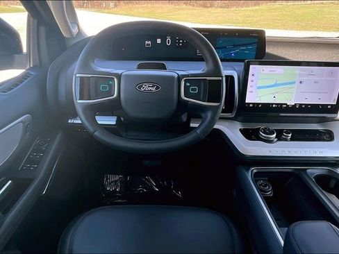 Used 2025 Ford Expedition Max Active image 5