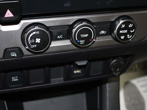 Used 2023 Toyota Tacoma SR w/ SR Convenience Package image 27