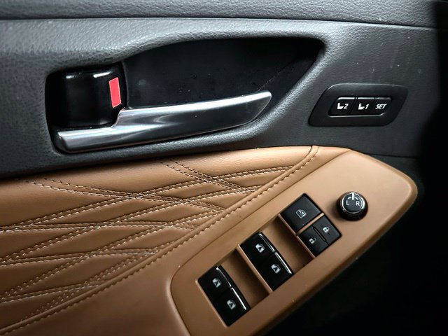 Used 2021 Toyota Avalon Limited w/ Advanced Safety Package FWD image 16