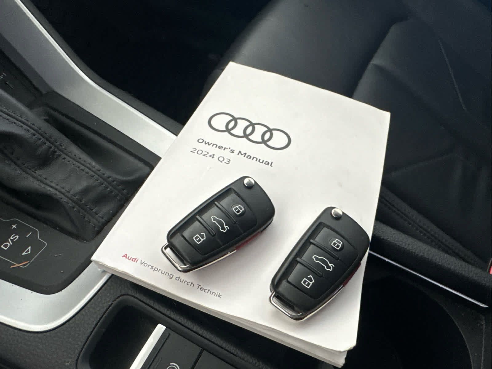 Used 2024 Audi Q3 2.0T Premium w/ Convenience Package AWD/4WD image 16