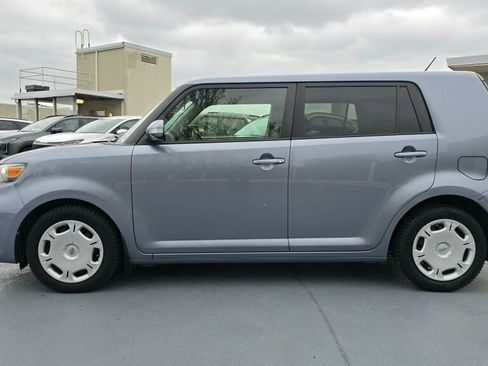 Used 2012 Scion xB FWD image 6