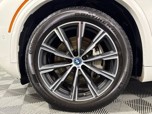 Certified 2025 BMW X5 xDrive50e w/ M Sport Package AWD/4WD image 8
