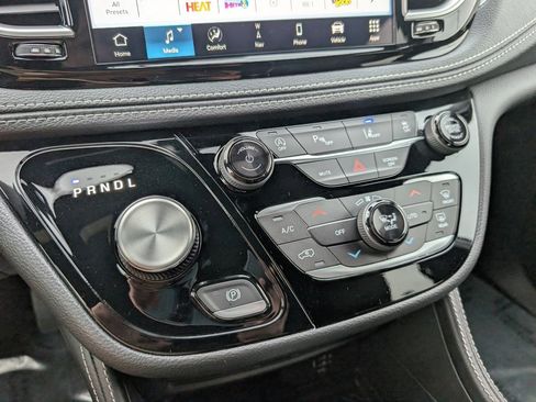 New 2026 Chrysler Pacifica Limited w/ S Appearance Package image 29