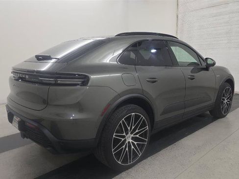 Used 2024 Porsche Macan 4 Electric AWD/4WD image 4