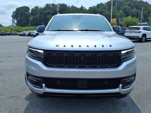 Used 2023 Jeep Wagoneer L Series II w/ Convenience Group I AWD/4WD image 4