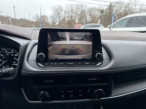 Used 2023 Nissan Rogue S image 15