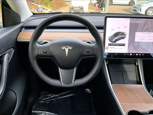 Used 2020 Tesla Model Y Long Range image 5