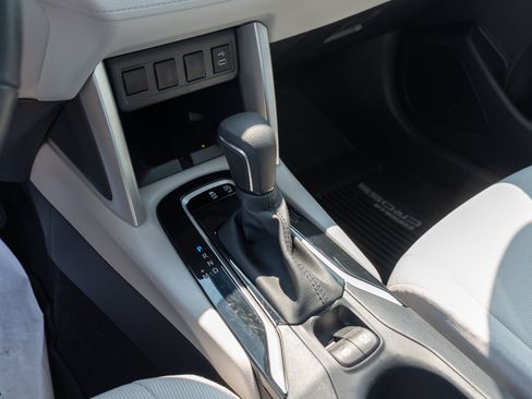 Used 2024 Toyota Corolla Cross LE AWD/4WD image 15