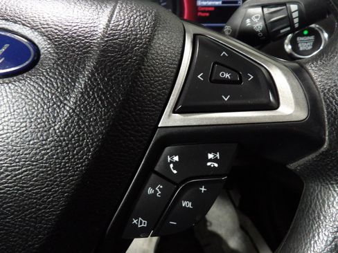 Used 2020 Ford Fusion SE FWD image 13