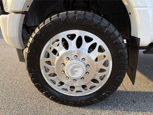 Used 2019 Ford F450 Platinum w/ Platinum Ultimate Package AWD/4WD image 10