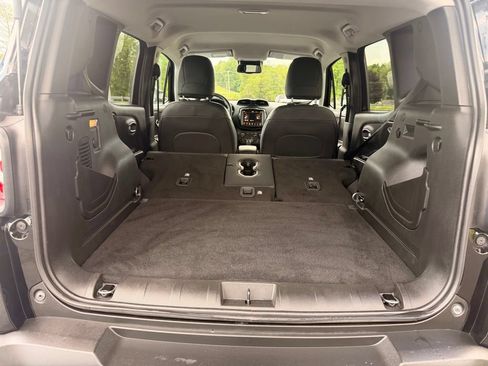 Used 2022 Jeep Renegade Limited AWD/4WD image 35
