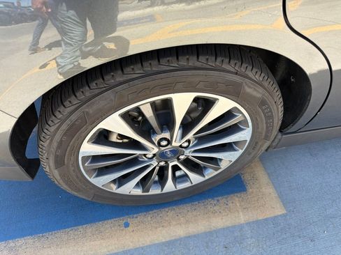 Used 2018 Ford C-MAX Titanium w/ Equipment Group 301A FWD image 11