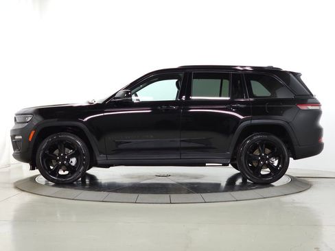 Used 2023 Jeep Grand Cherokee Limited w/ Luxury Tech Group II AWD/4WD image 6