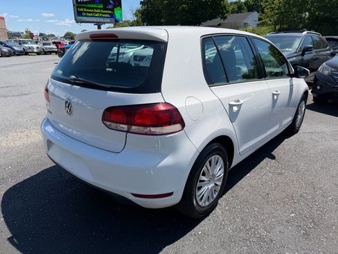 Used 2010 Volkswagen Golf 4-Door FWD image 9