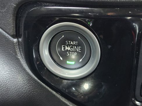 Used 2024 GMC Sierra 1500 SLT w/ SLT Premium Plus Package RWD image 18