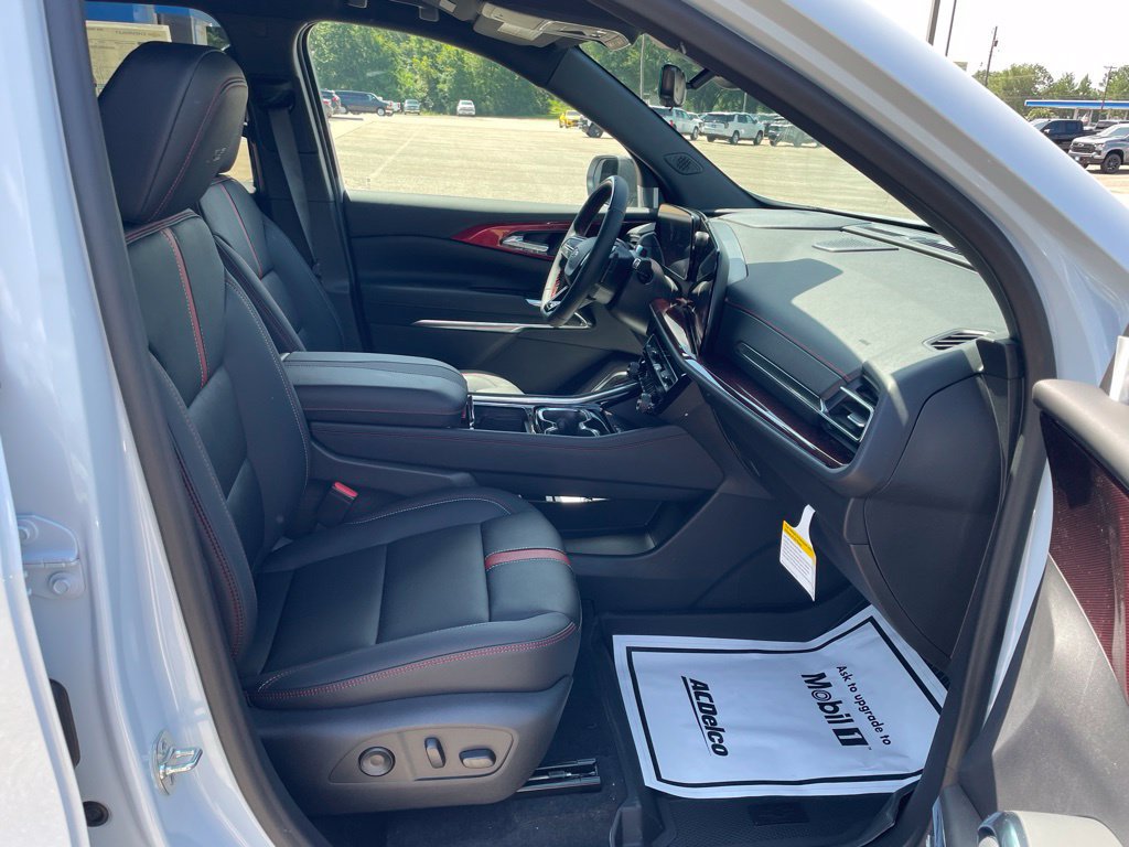 New 2026 Chevrolet Traverse RS w/ LPO, Floor Liner Package FWD image 36