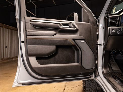 Used 2024 GMC Sierra 2500 AT4 w/ AT4 Preferred Package image 30