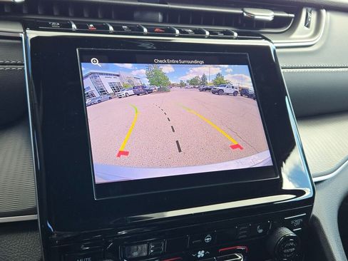 New 2025 Jeep Grand Cherokee Altitude image 31