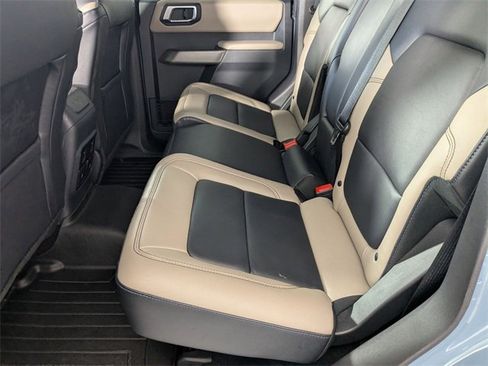 Used 2023 Ford Bronco Wildtrak image 28