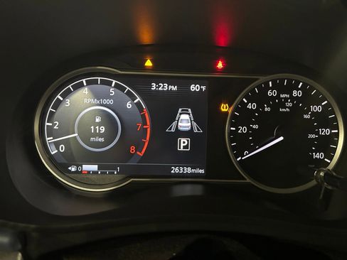 Used 2025 Nissan Versa SV FWD image 35