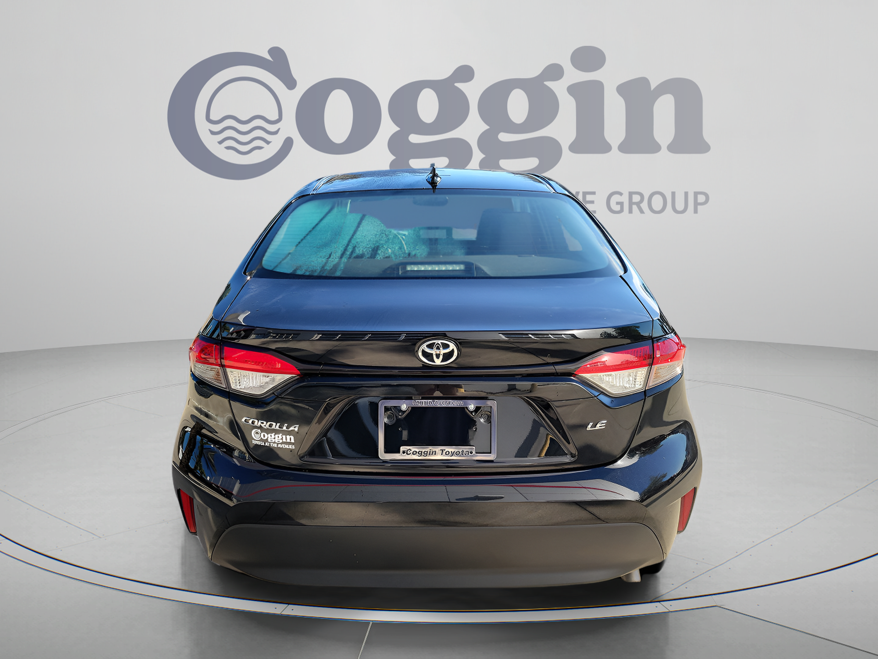 Used 2025 Toyota Corolla LE FWD image 4