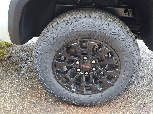 New 2026 GMC Canyon Elevation w/ Convenience Package image 5