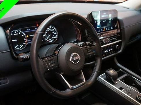 Certified 2025 Nissan Pathfinder SL AWD/4WD image 9