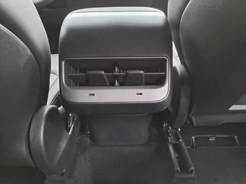 Used 2023 Tesla Model Y Long Range AWD/4WD image 15
