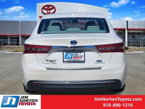 Used 2018 Toyota Avalon Limited image 7