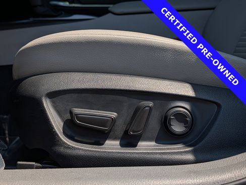 Used 2023 Toyota Camry SE image 21