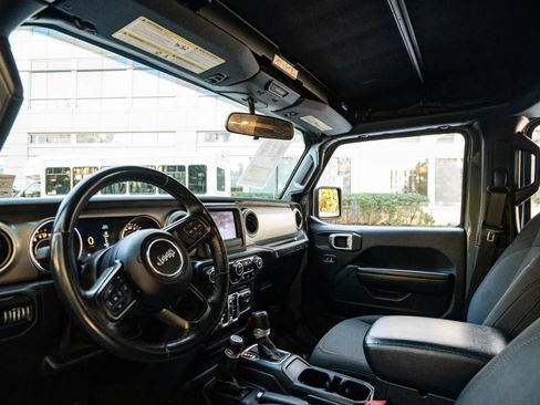 Used 2020 Jeep Wrangler Unlimited Sport S AWD/4WD image 25