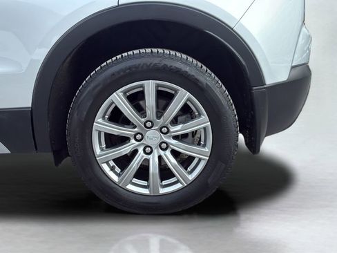 Used 2021 Cadillac XT4 Premium Luxury w/ Cold Weather Package image 18