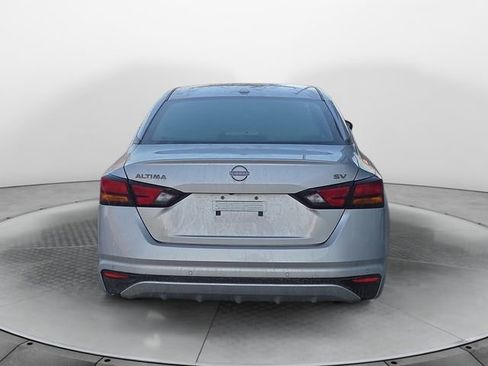 Used 2024 Nissan Altima 2.5 SV image 4