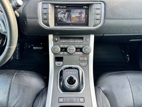 Used 2016 Land Rover Range Rover Evoque SE image 17