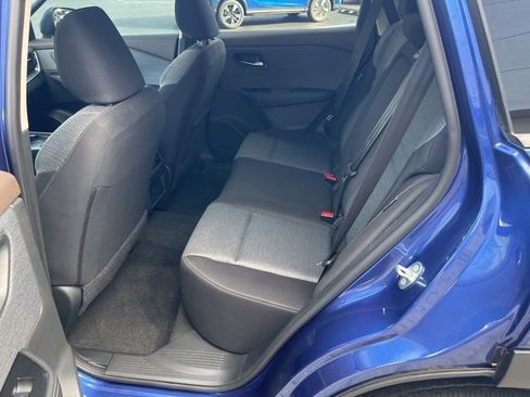 Used 2023 Nissan Rogue SV image 12