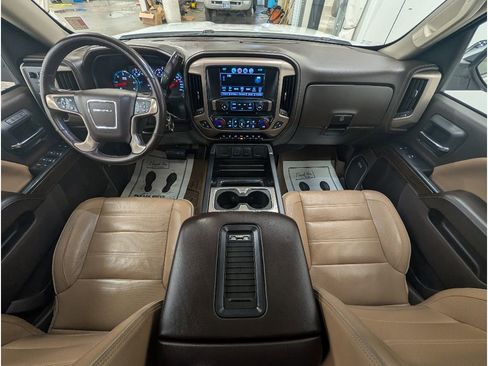 Used 2017 GMC Sierra 1500 Denali w/ Denali Ultimate Package AWD/4WD image 11