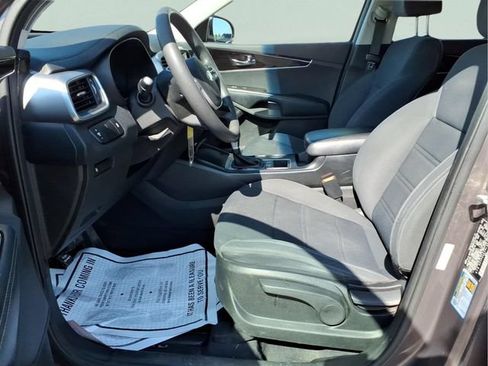Used 2020 Kia Sorento FWD V6 image 19