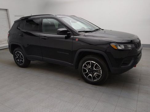 Used 2024 Jeep Compass Trailhawk AWD/4WD image 11
