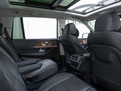 New 2026 Mercedes-Benz GLS 450 4MATIC image 23