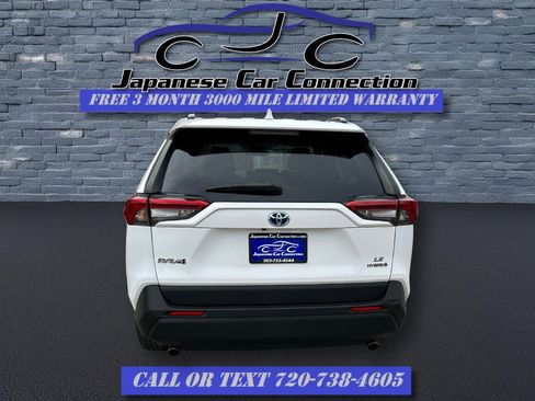 Used 2021 Toyota RAV4 LE image 10