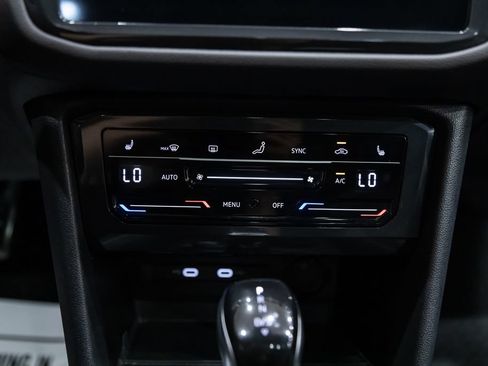 Certified 2024 Volkswagen Tiguan SE R-Line AWD/4WD image 20