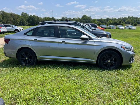 Used 2022 Volkswagen Jetta SE FWD image 5