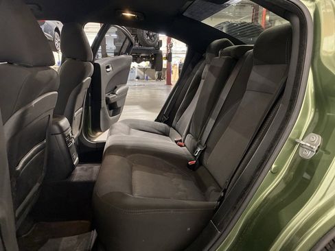 Used 2018 Dodge Charger SXT w/ Blacktop Package image 10