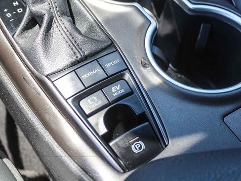 Used 2024 Toyota Camry XSE w/ Cold Weather Package FWD image 33
