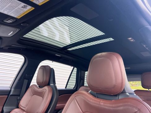 Used 2025 Lincoln Aviator Reserve w/ Luxury Package AWD/4WD image 25