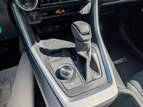 New 2025 Toyota RAV4 LE image 17