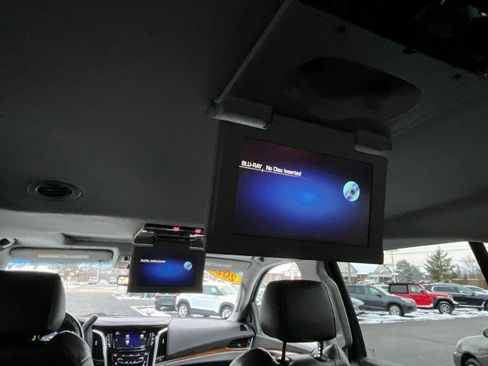 Used 2020 Cadillac Escalade ESV Premium Luxury image 35