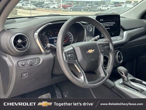 Used 2025 Chevrolet Blazer LT AWD/4WD image 8