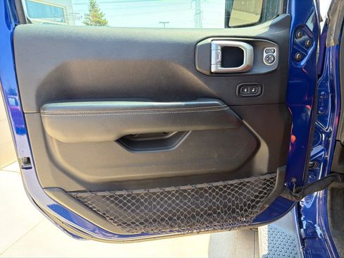 Used 2020 Jeep Wrangler Unlimited Sahara AWD/4WD image 11