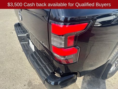 New 2026 Nissan Frontier SV w/ Tow Package AWD/4WD image 40